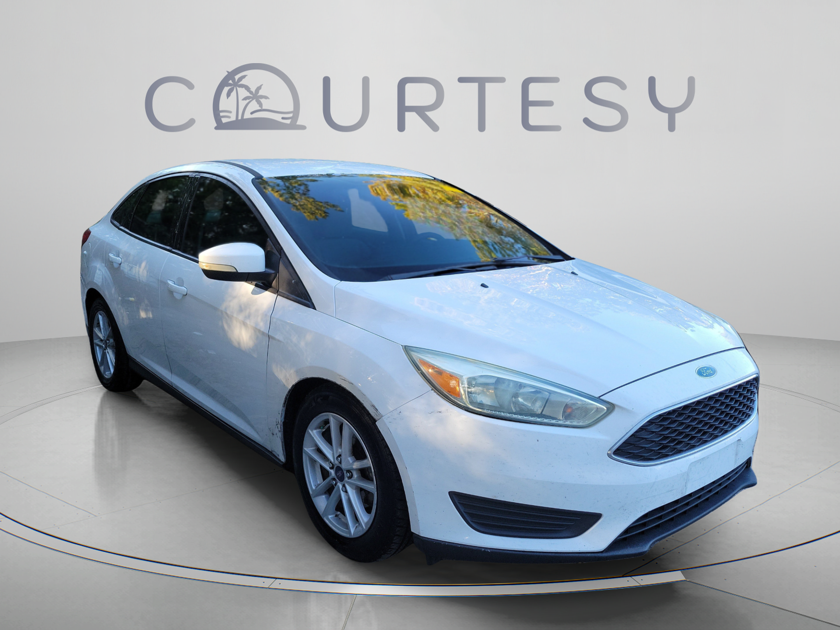 Used 2017 Ford Focus SE FWD image 4