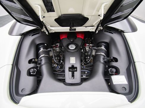 Used 2018 Ferrari 488 Spider RWD image 46