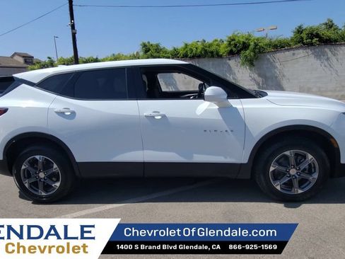Certified 2025 Chevrolet Blazer LT AWD/4WD image 2