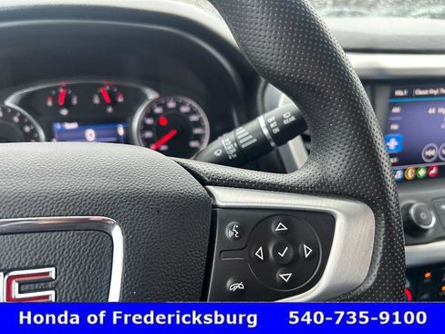 Used 2021 GMC Acadia SLE w/ Driver Convenience Package image 18