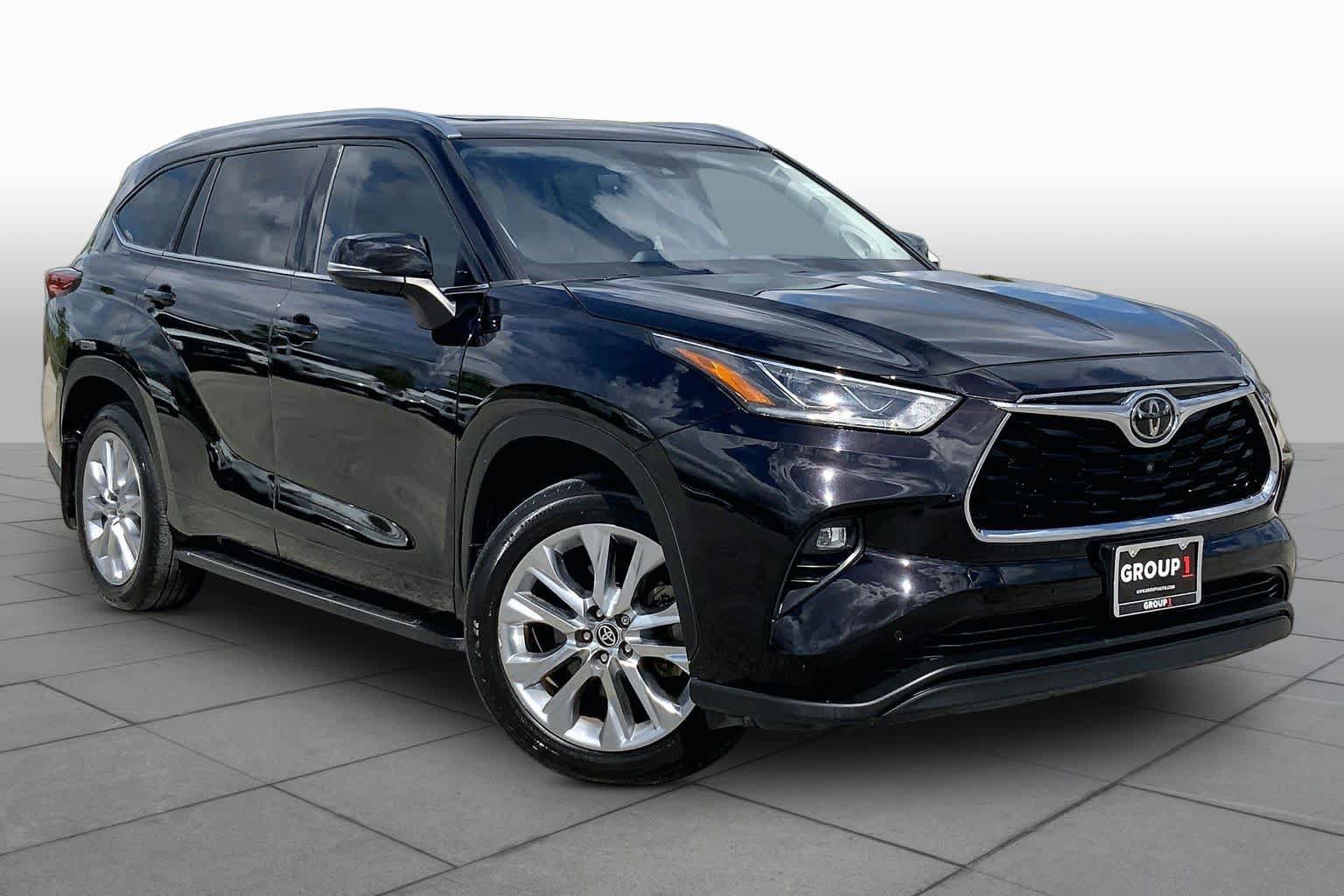 Used 2020 Toyota Highlander Limited FWD image 3