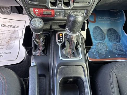 Used 2018 Jeep Wrangler Unlimited Rubicon w/ LED Lighting Group image 18