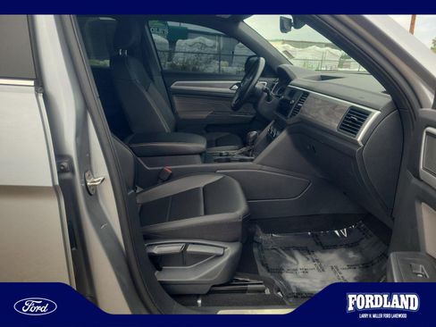 Used 2021 Volkswagen Atlas Cross Sport SE AWD/4WD image 19