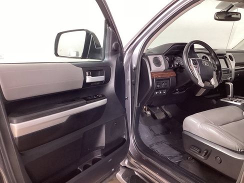 Used 2014 Toyota Tundra Limited w/ Limited Premium Package AWD/4WD image 9