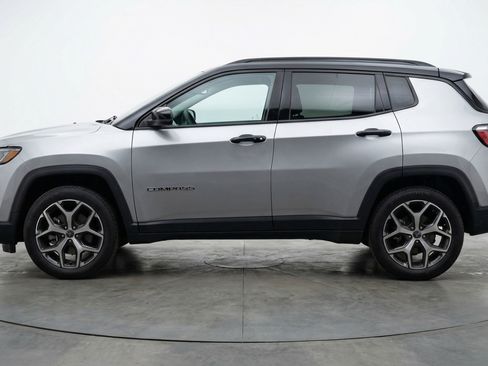 Used 2025 Jeep Compass Limited AWD/4WD image 5