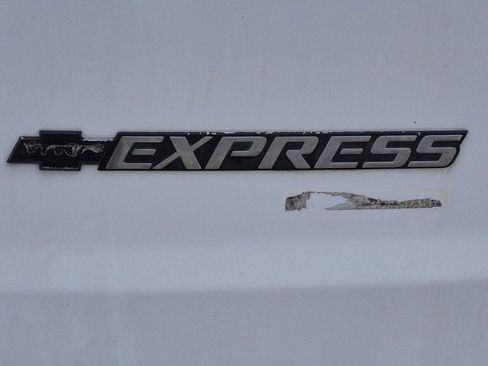 Used 2015 Chevrolet Express 2500 image 10