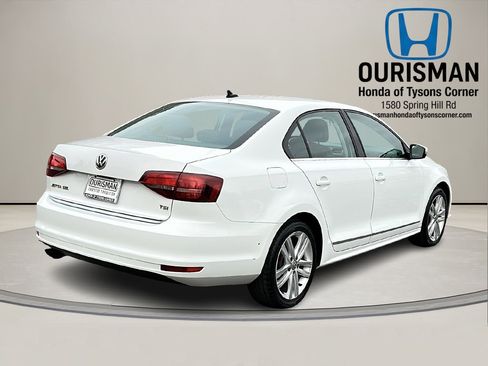 Used 2017 Volkswagen Jetta SEL image 4