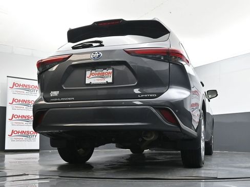 Used 2024 Toyota Highlander Limited image 43