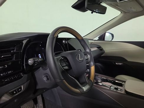 Used 2025 Lexus RX 350 AWD/4WD image 14