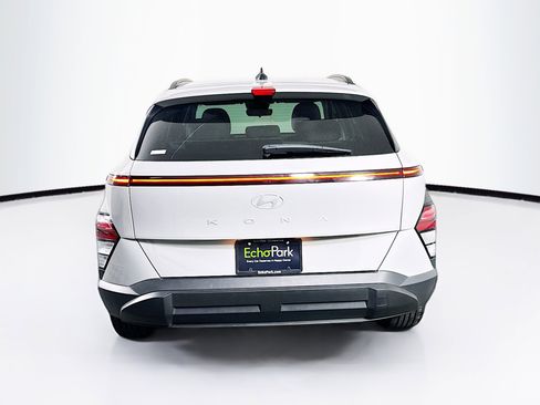 Used 2024 Hyundai Kona SEL image 7