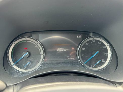 Used 2021 Toyota Highlander XLE AWD/4WD image 23
