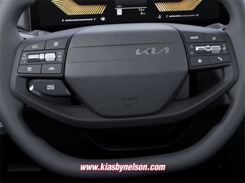 New 2025 Kia K4 LXS image 22