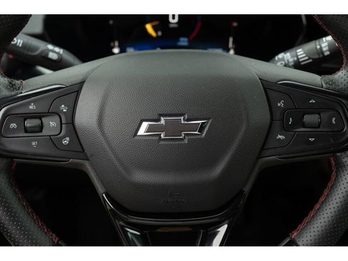 Used 2025 Chevrolet Trax RS w/ Driver Confidence Package FWD image 16