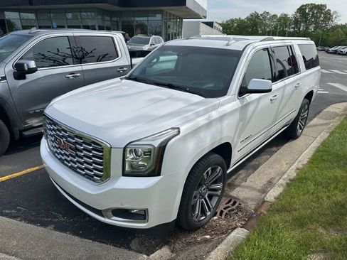 Certified 2018 GMC Yukon XL Denali w/ Denali Ultimate Package AWD/4WD image 2