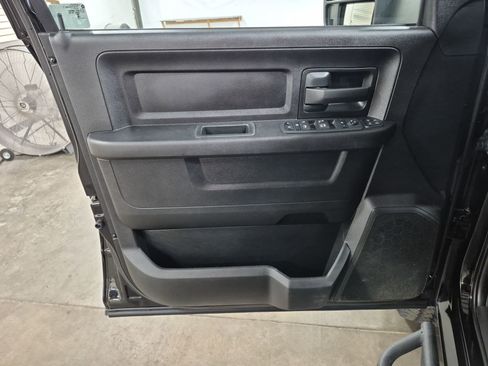 Used 2024 RAM 2500 Tradesman w/ Chrome Appearance Group image 22