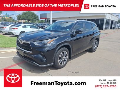 Used 2024 Toyota Highlander LE