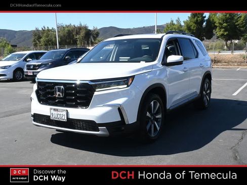 Certified 2024 Honda Pilot Touring image 1