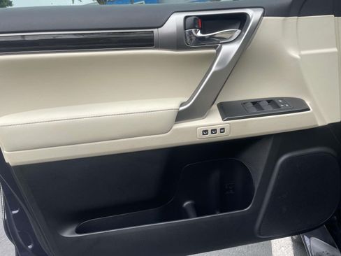 Used 2023 Lexus GX 460 Premium w/ Accessory Package AWD/4WD image 15