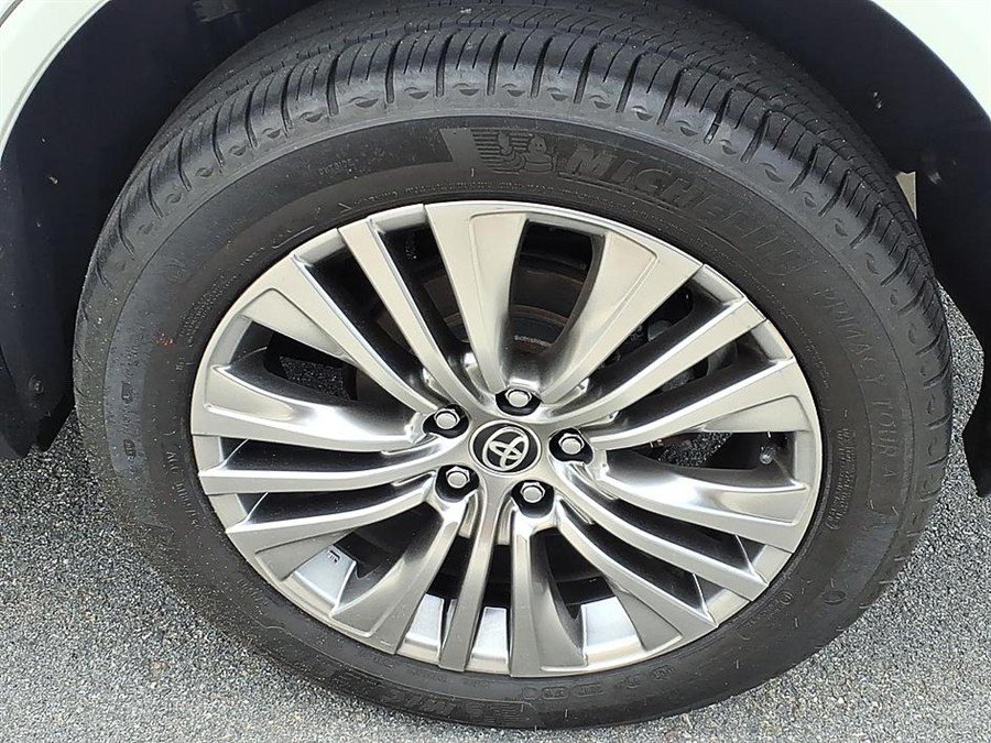 Used 2021 Toyota Venza XLE w/ Carpet Mat Package (TMS) AWD/4WD image 9