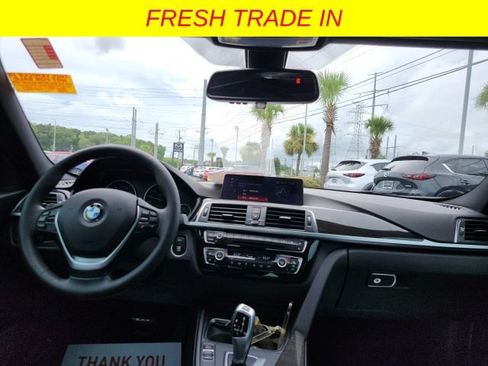 Used 2018 BMW 320i xDrive Sedan AWD/4WD image 2