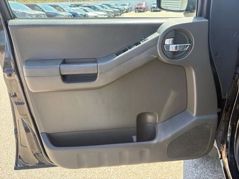 Used 2013 Nissan Xterra PRO-4X w/ Pro-4x Leather Pkg AWD/4WD image 18