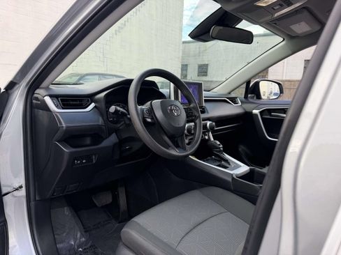Used 2024 Toyota RAV4 XLE AWD/4WD image 21