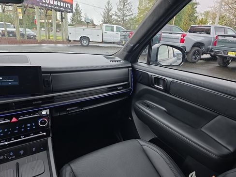 Used 2025 Hyundai Santa Fe Calligraphy AWD/4WD image 24