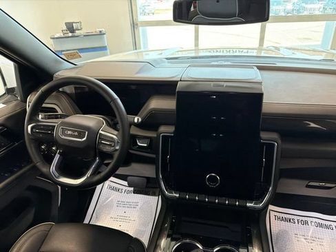 Used 2025 GMC Yukon Elevation w/ LPO, Elevation Black Package AWD/4WD image 26