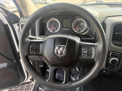 Used 2018 RAM 1500 Express AWD/4WD image 16