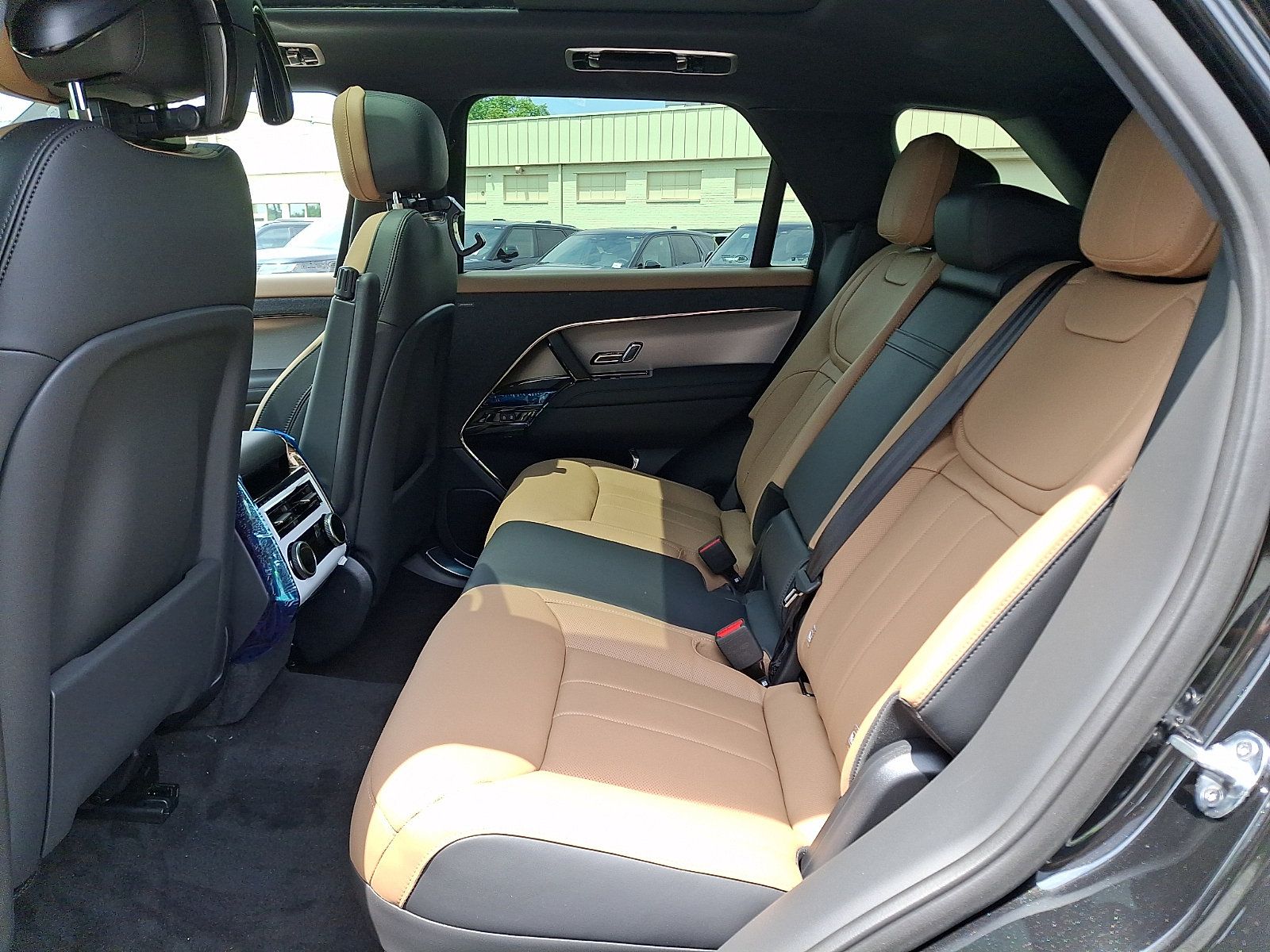 New 2026 Land Rover Range Rover Sport Dynamic SE AWD/4WD image 6