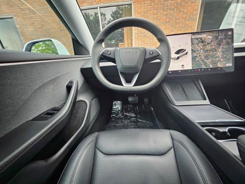 Used 2024 Tesla Model 3 Standard Range RWD image 5