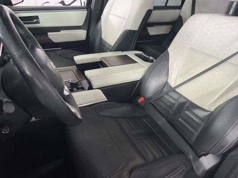 Used 2023 Toyota Sequoia Capstone AWD/4WD image 20