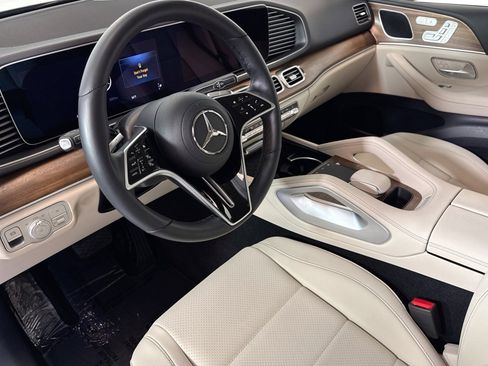 Used 2025 Mercedes-Benz GLE 350 4MATIC image 9