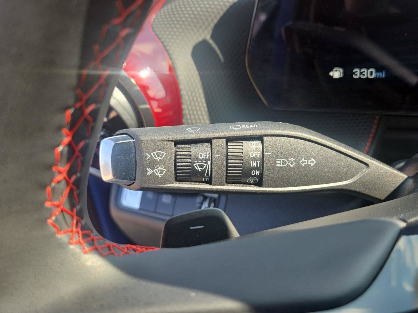 Used 2025 Chevrolet Equinox RS w/ Safety and Technology Package FWD image 27