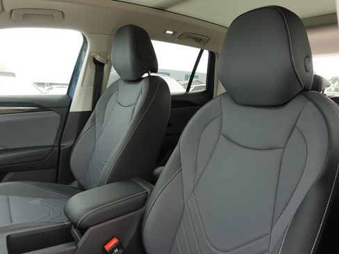 New 2026 Volkswagen Tiguan SE image 29