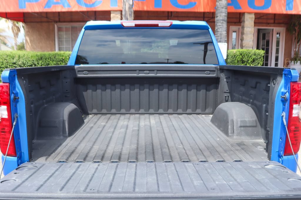 Used 2025 Chevrolet Silverado 1500 Custom w/ Turbomax Blackout Package AWD/4WD image 8