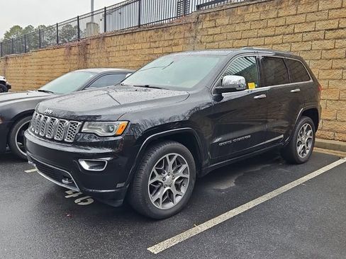 Used 2020 Jeep Grand Cherokee Overland w/ Trailer Tow Group IV image 3