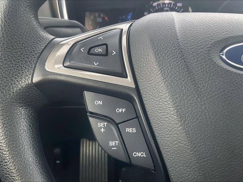 Used 2017 Ford Fusion SE w/ Fusion SE Technology Package image 20