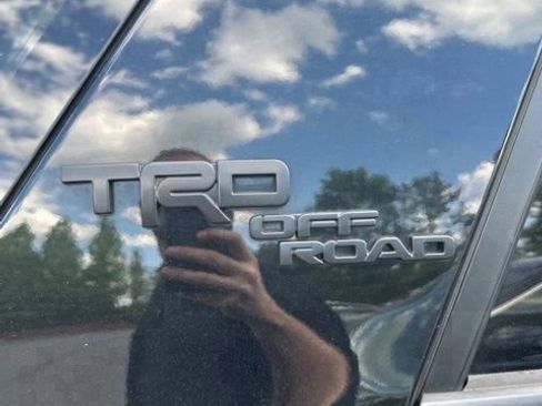 Used 2019 Toyota 4Runner TRD Off-Road Premium AWD/4WD image 2