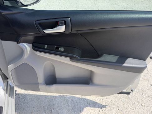 Used 2012 Toyota Camry LE FWD image 21