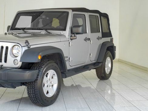 Used 2017 Jeep Wrangler Unlimited Sport w/ Quick Order Package 24S AWD/4WD image 70