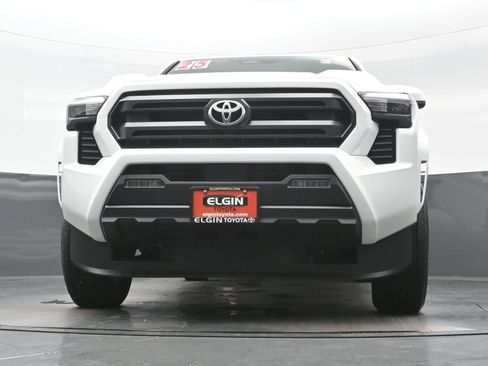 Used 2025 Toyota Tacoma SR5 AWD/4WD image 25