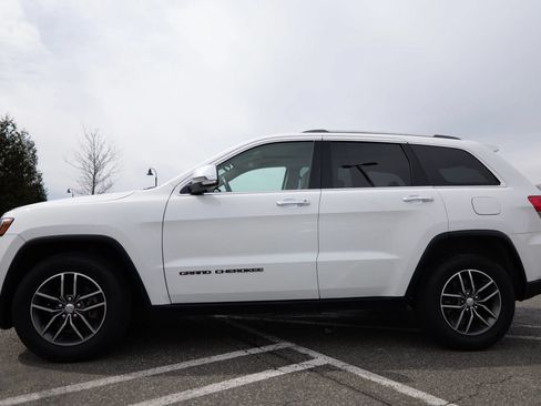 Used 2017 Jeep Grand Cherokee Limited w/ Luxury Group II RWD image 5