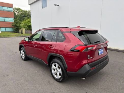 Used 2019 Toyota RAV4 XLE AWD/4WD image 9