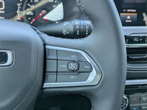 New 2026 Jeep Compass Latitude image 28