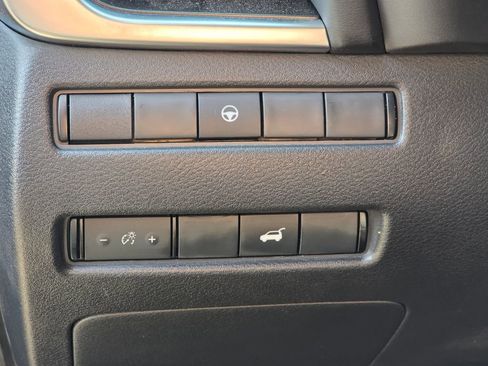 Used 2023 Nissan Rogue SV w/ SV Premium Package image 15