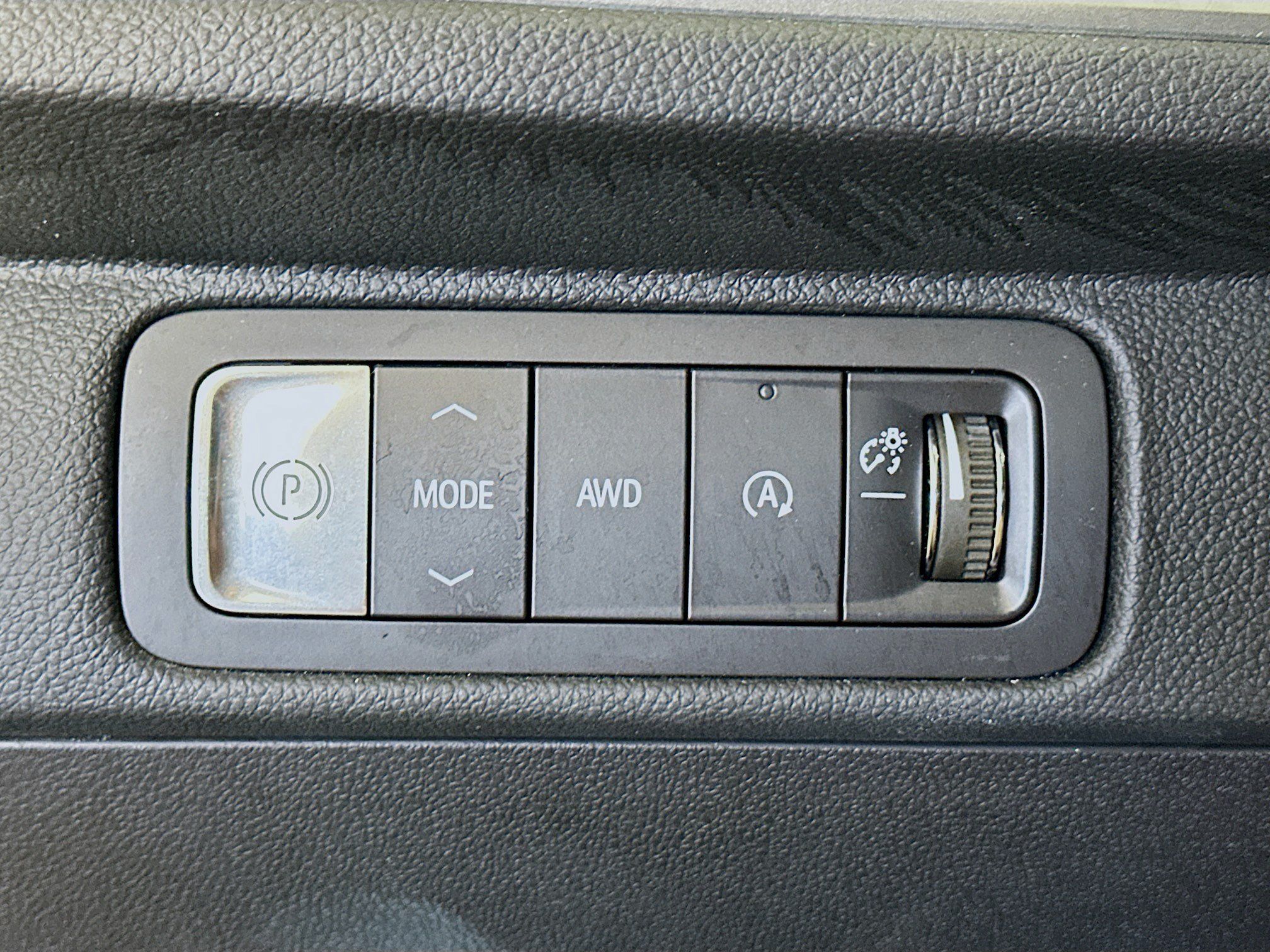 Used 2025 Chevrolet Traverse LT AWD/4WD image 17