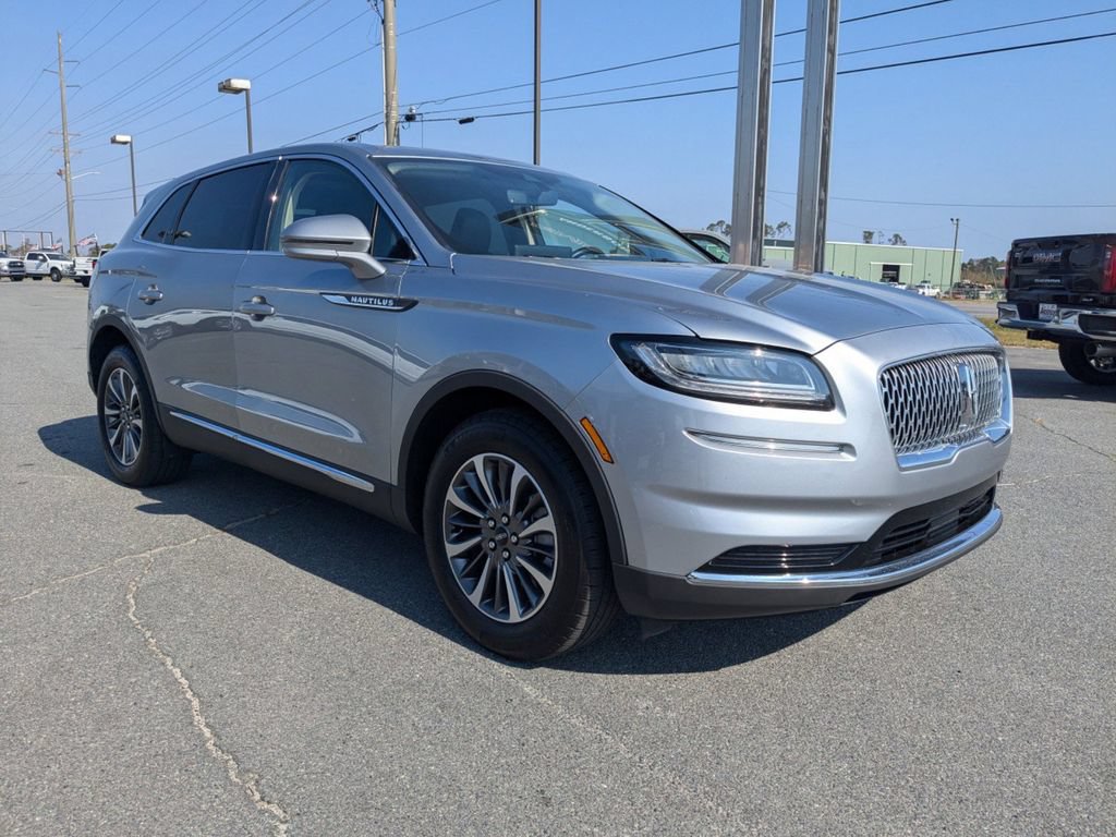 Used 2023 Lincoln Nautilus Reserve FWD image 2