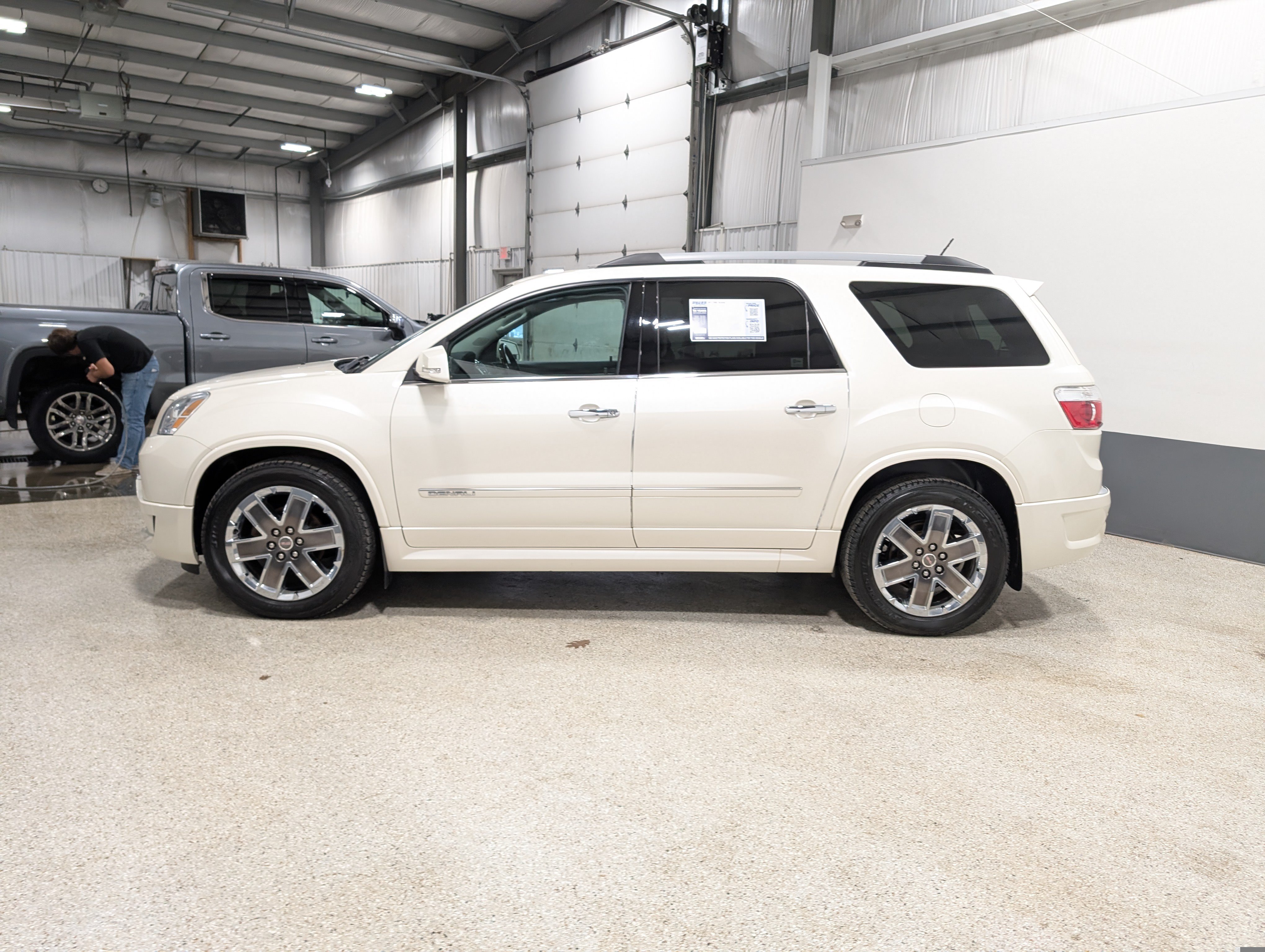 Used 2011 GMC Acadia Denali AWD/4WD image 6