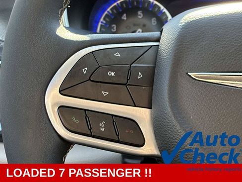 Used 2024 Chrysler Pacifica Limited FWD image 29